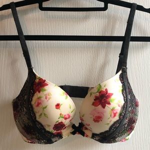 Victoria’s Secret VERY SEXY PUSH-UP 32D floral satin & lace